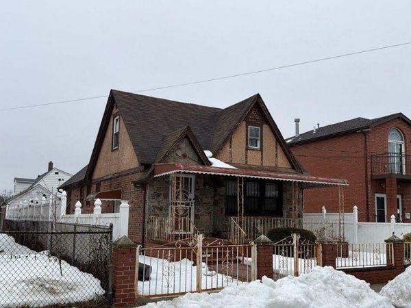 135-15 220th Place, Laurelton, NY 11413