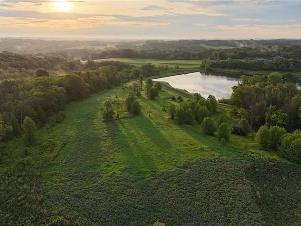 4.8 Acres Westwood Court, Kalona, IA 52247