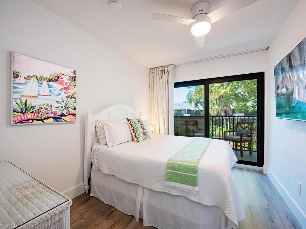 600 Neapolitan Way, Unit 230, Naples, FL 34103 Photo