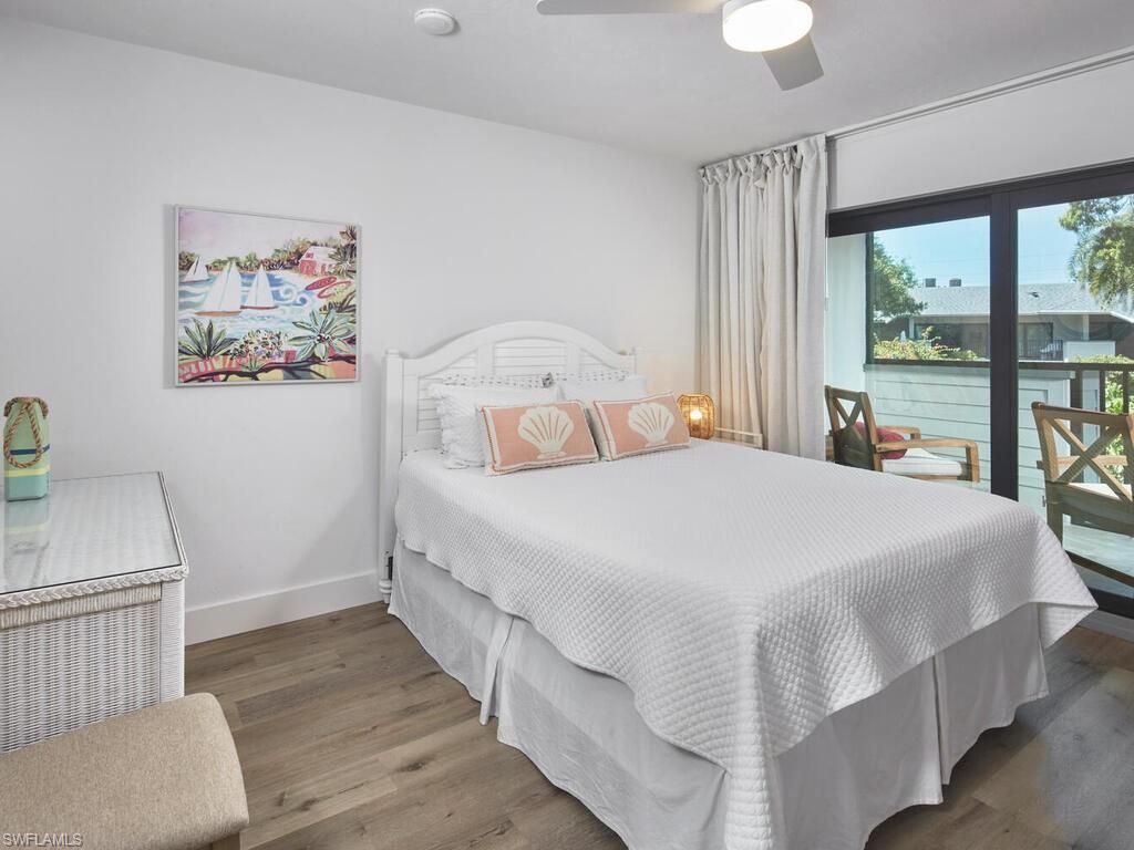 600 Neapolitan Way, Unit 230, Naples, FL 34103 Photo