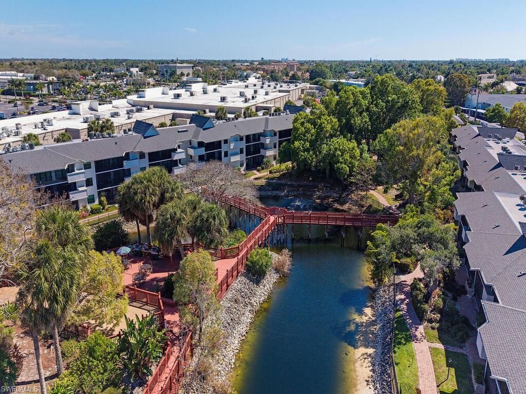 600 Neapolitan Way, Unit 230, Naples, FL 34103 Photo