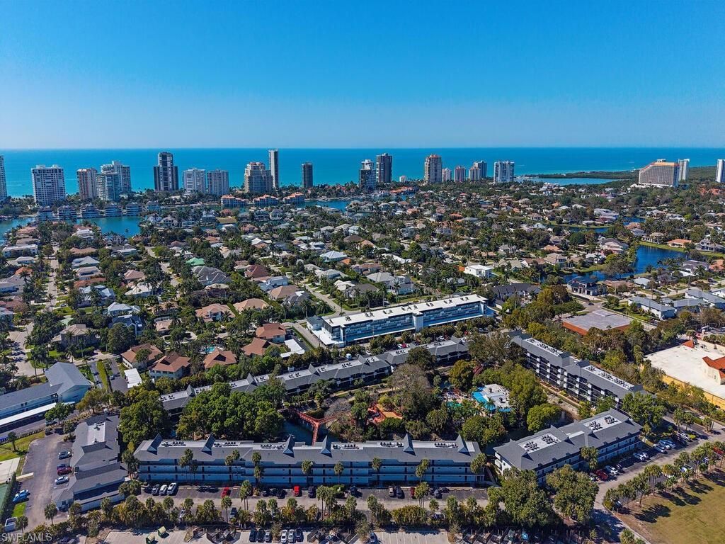 600 Neapolitan Way, Unit 230, Naples, FL 34103 Photo