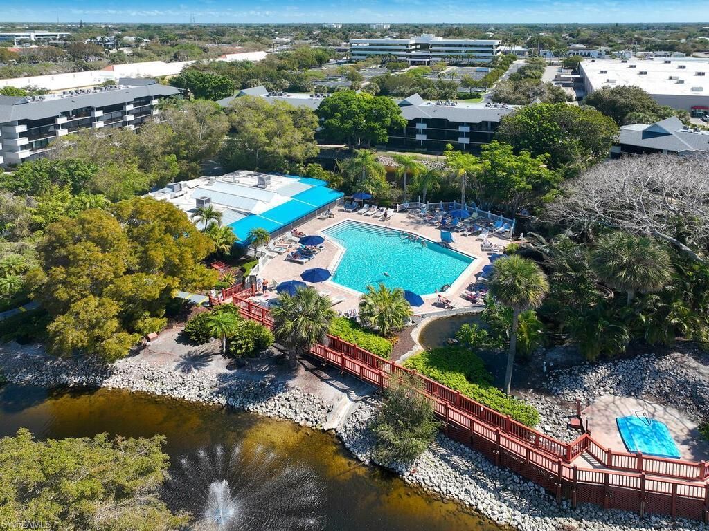 600 Neapolitan Way, Unit 230, Naples, FL 34103 Photo