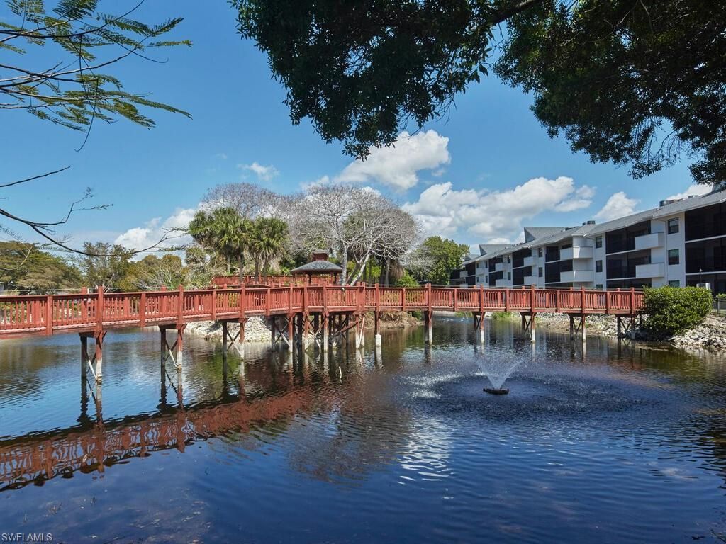 600 Neapolitan Way, Unit 230, Naples, FL 34103 Photo