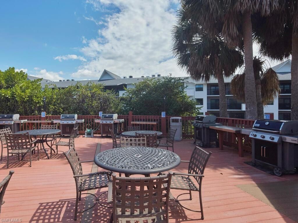 600 Neapolitan Way, Unit 230, Naples, FL 34103 Photo