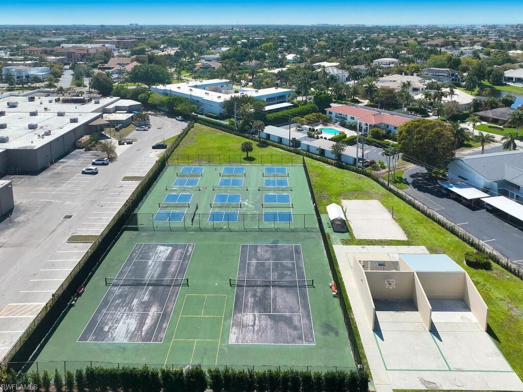 600 Neapolitan Way, Unit 230, Naples, FL 34103 Photo