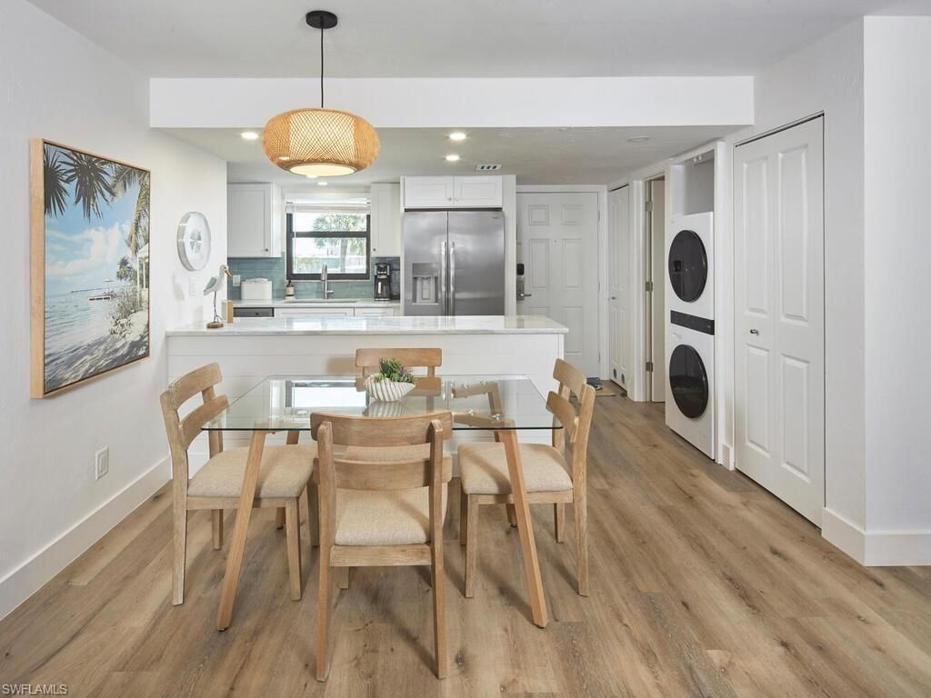 600 Neapolitan Way, Unit 230, Naples, FL 34103 Photo