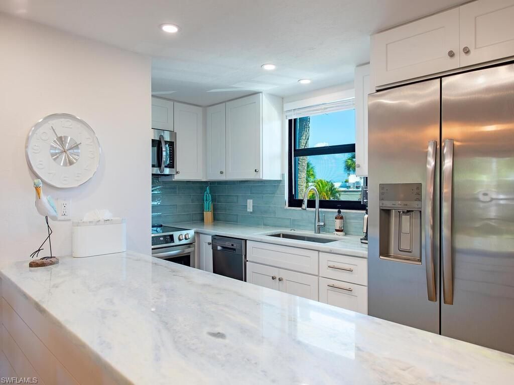 600 Neapolitan Way, Unit 230, Naples, FL 34103 Photo