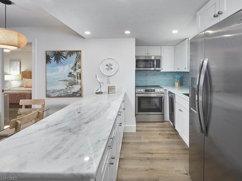 600 Neapolitan Way, Unit 230, Naples, FL 34103 Photo