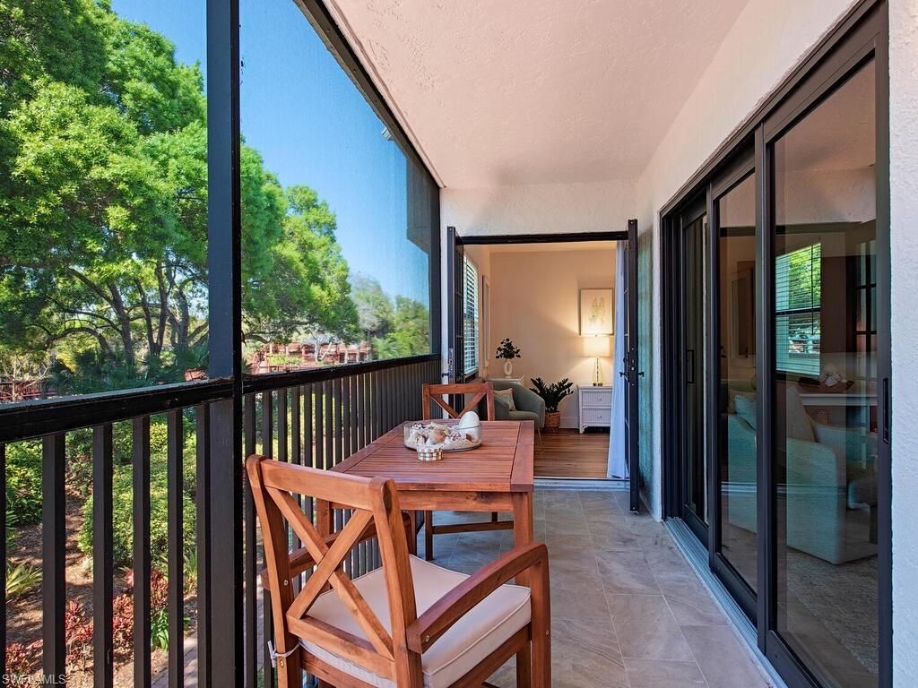 600 Neapolitan Way, Unit 230, Naples, FL 34103 Photo