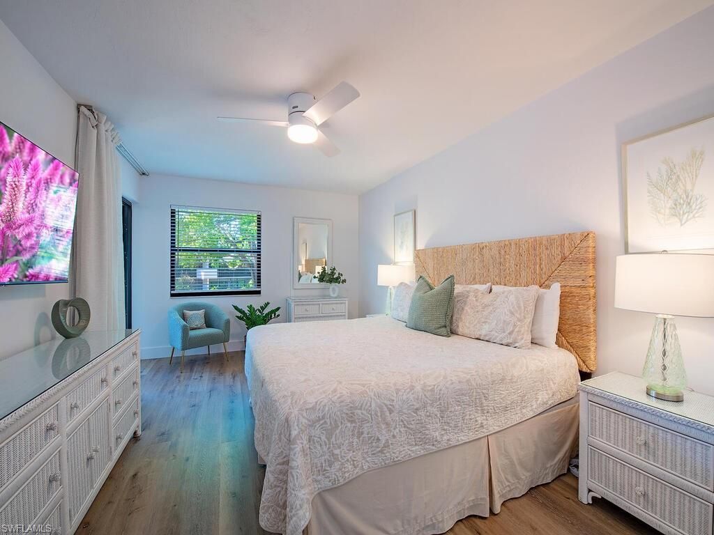 600 Neapolitan Way, Unit 230, Naples, FL 34103 Photo