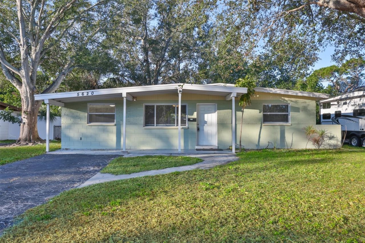 5620 Harding Boulevard Ne, Saint Petersburg, FL 33703 Main Photo