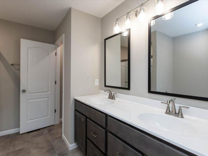 8239 Sycamore Hollow Drive, Pickerington, OH 43147 Photo 24