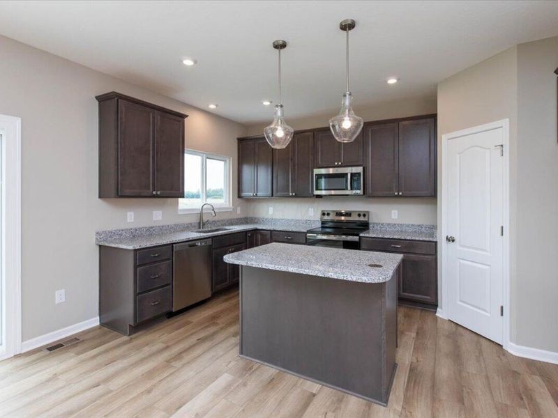 8239 Sycamore Hollow Drive, Pickerington, OH 43147 Photo 5