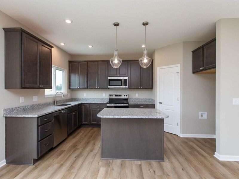 8239 Sycamore Hollow Drive, Pickerington, OH 43147 Photo 6