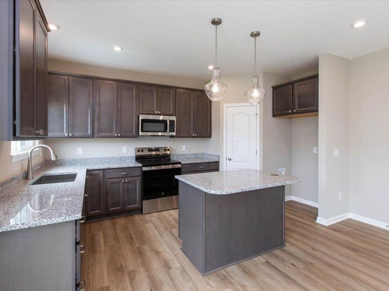 8239 Sycamore Hollow Drive, Pickerington, OH 43147 Photo 8