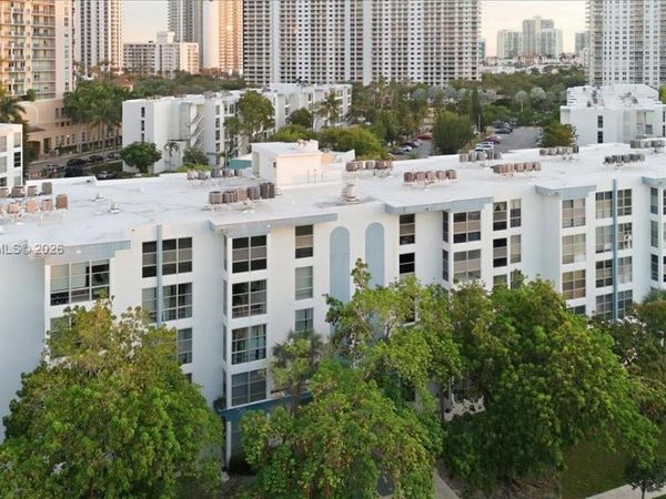 200 177th Dr , Unit 409, Sunny Isles Beach, FL 33160