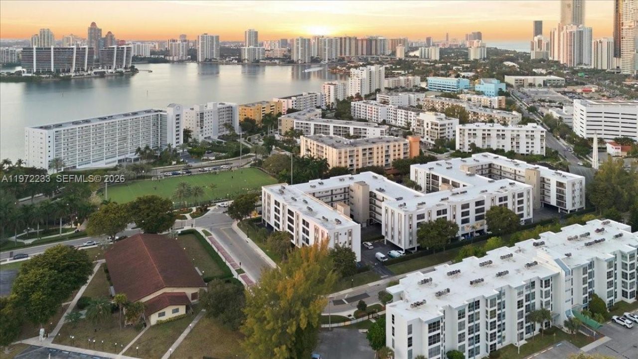200 177th Dr , Unit 409, Sunny Isles Beach, FL 33160 Photo