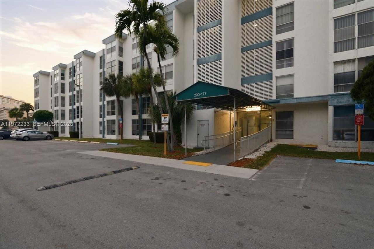 200 177th Dr , Unit 409, Sunny Isles Beach, FL 33160 Photo
