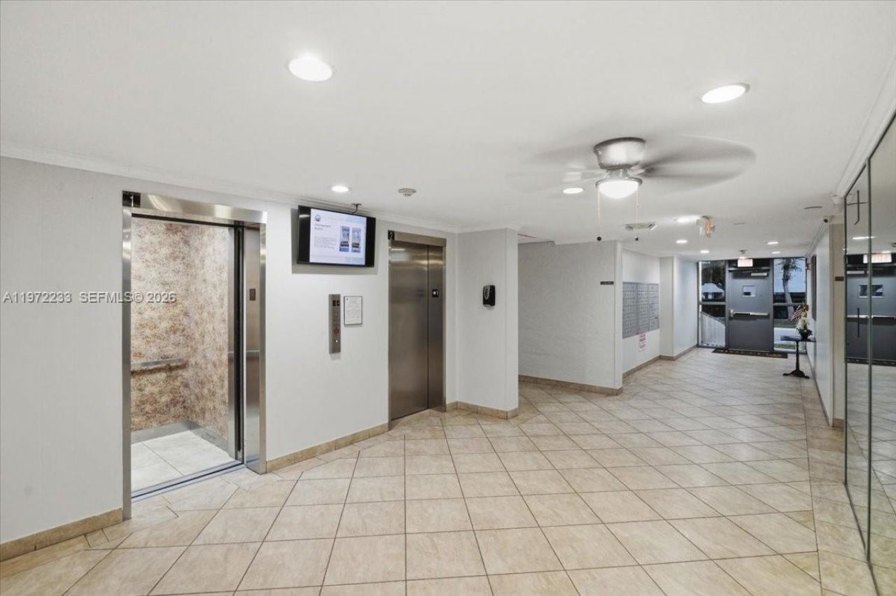 200 177th Dr , Unit 409, Sunny Isles Beach, FL 33160 Photo