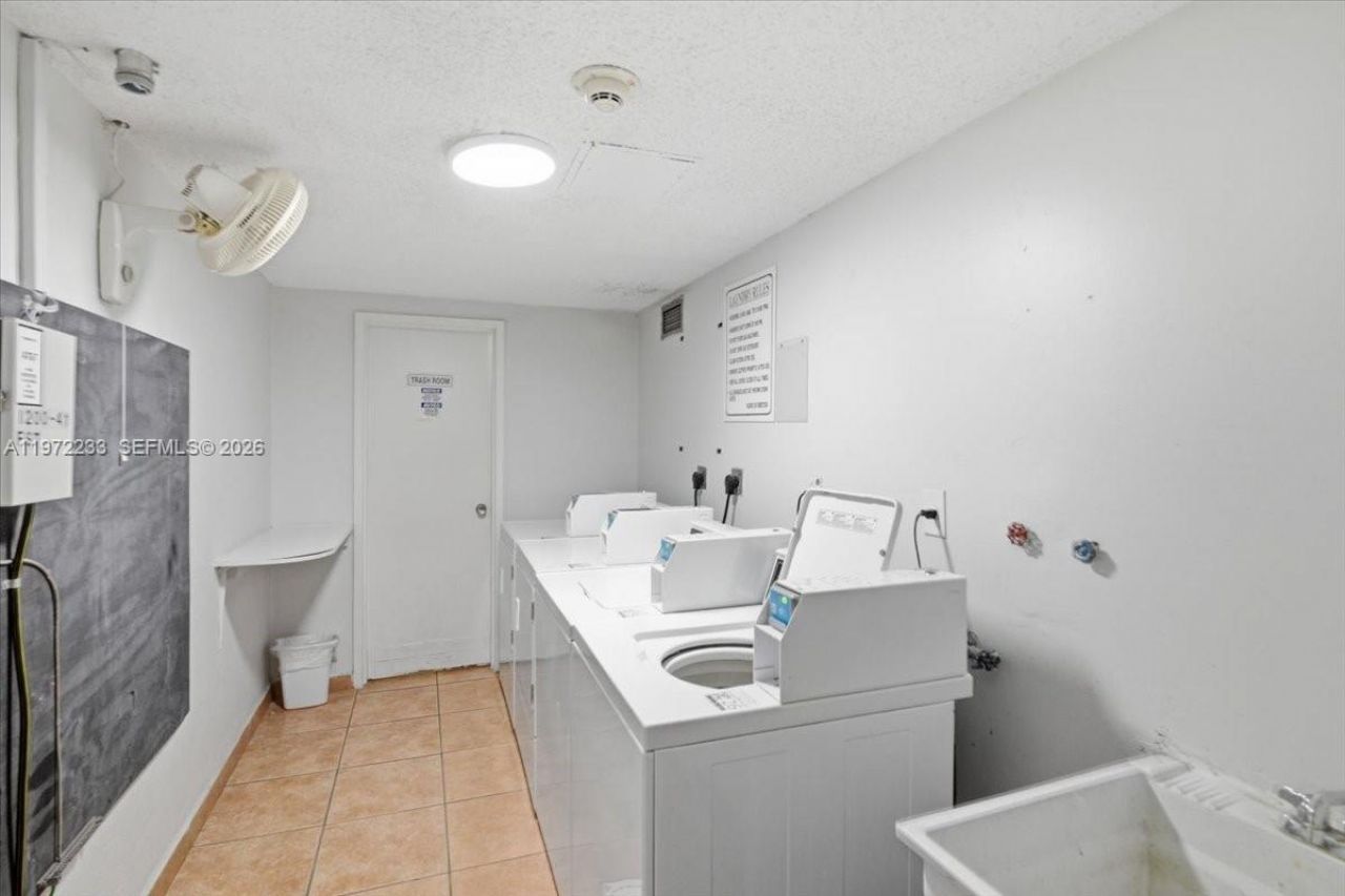 200 177th Dr , Unit 409, Sunny Isles Beach, FL 33160 Photo