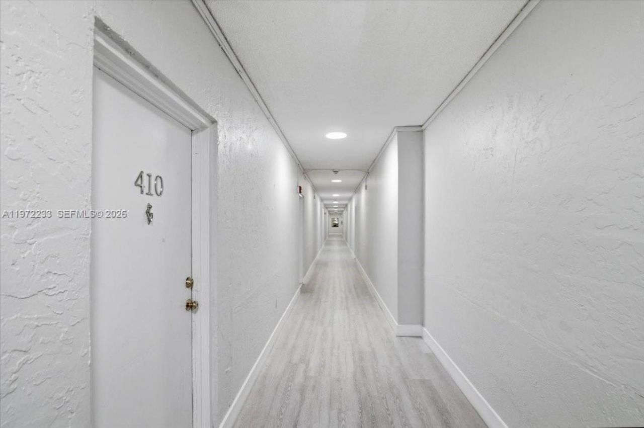 200 177th Dr , Unit 409, Sunny Isles Beach, FL 33160 Photo