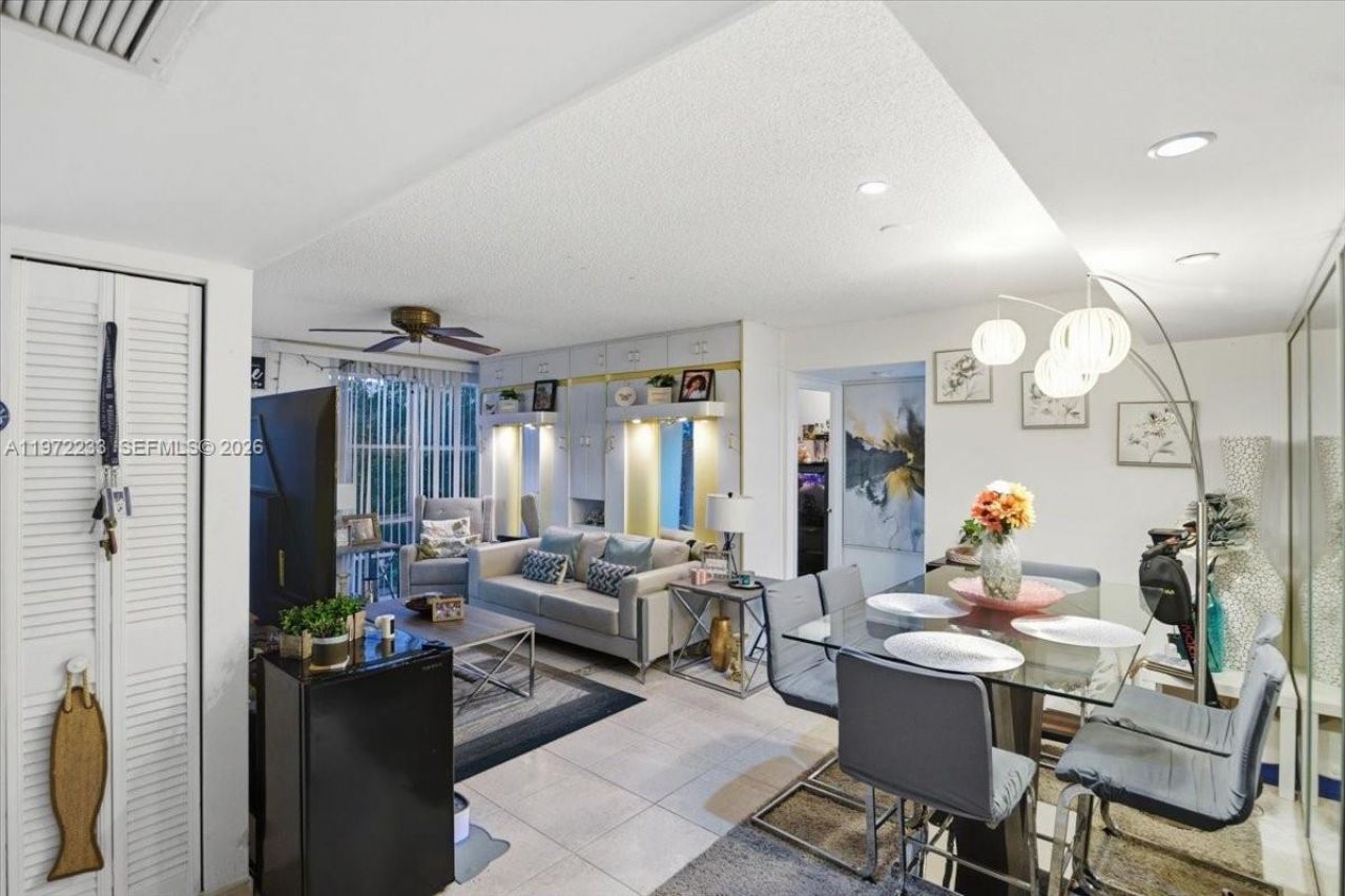 200 177th Dr , Unit 409, Sunny Isles Beach, FL 33160 Photo