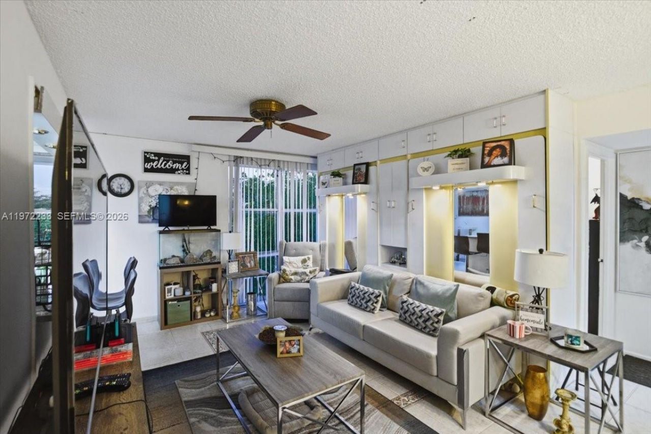 200 177th Dr , Unit 409, Sunny Isles Beach, FL 33160 Photo