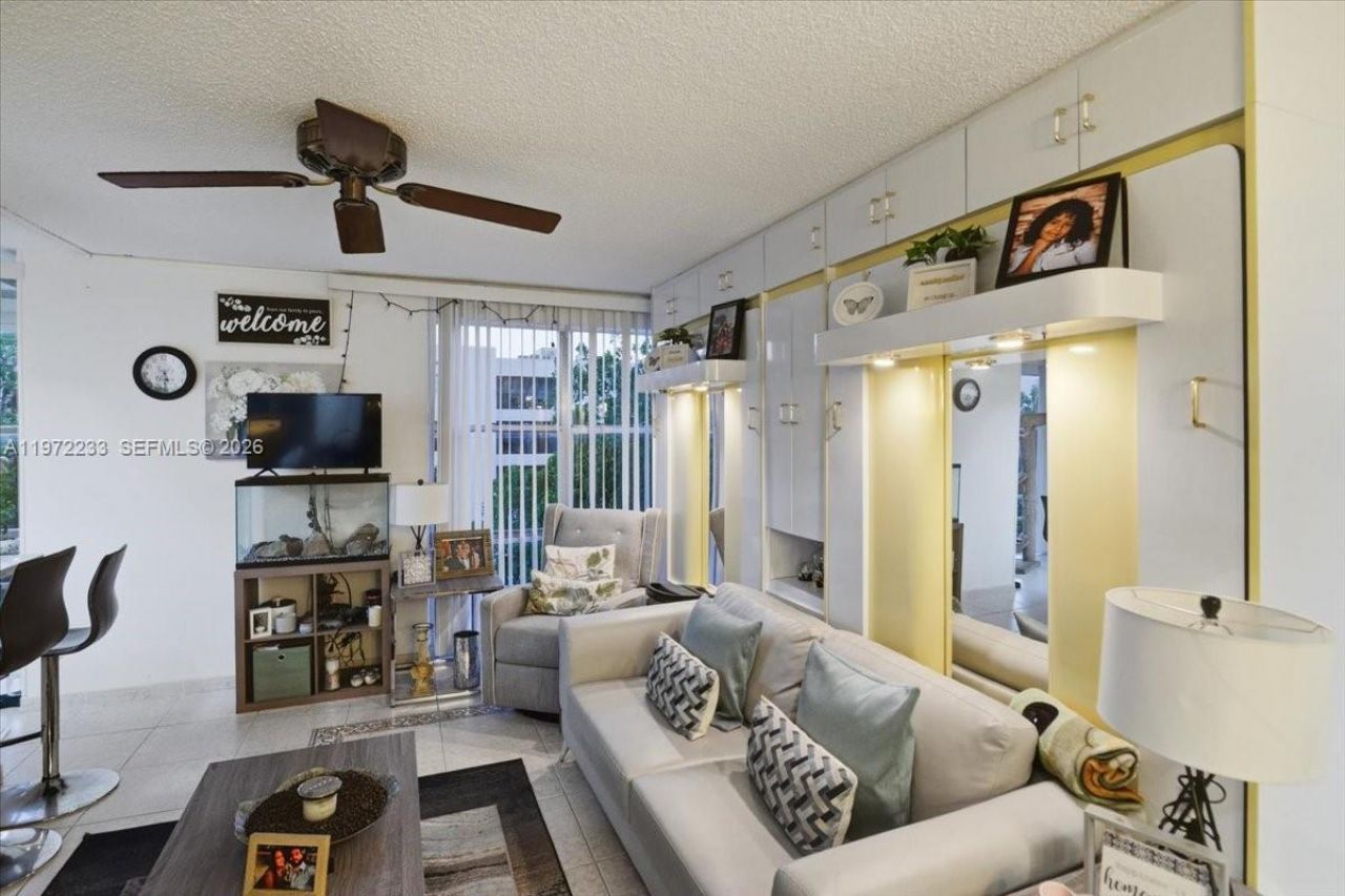 200 177th Dr , Unit 409, Sunny Isles Beach, FL 33160 Photo