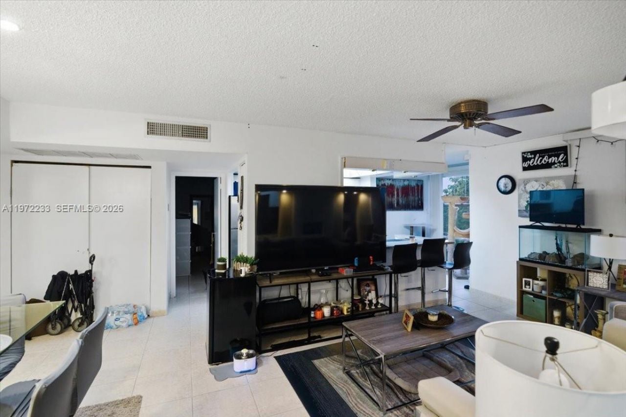 200 177th Dr , Unit 409, Sunny Isles Beach, FL 33160 Photo