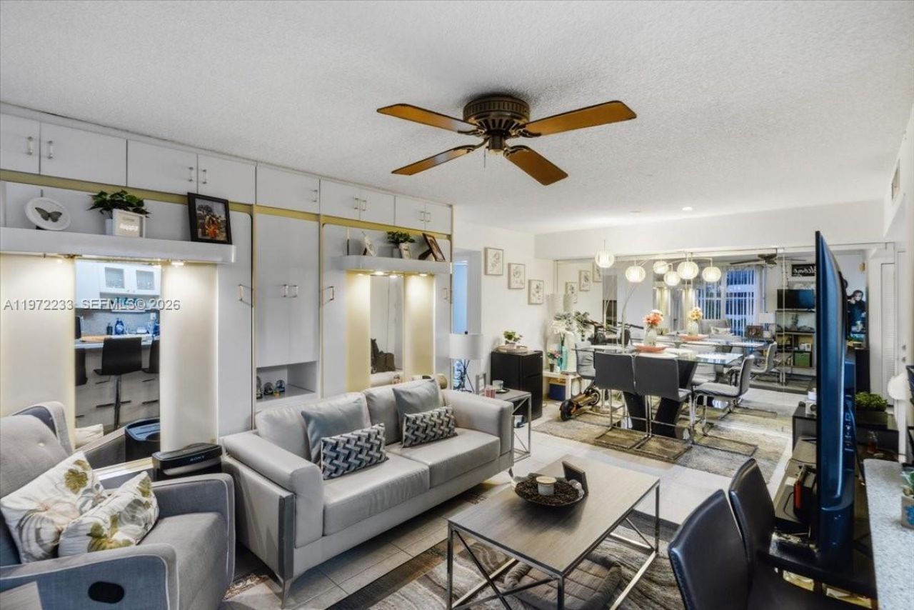 200 177th Dr , Unit 409, Sunny Isles Beach, FL 33160 Photo