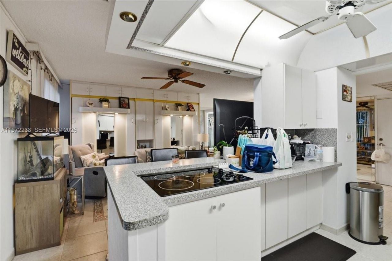 200 177th Dr , Unit 409, Sunny Isles Beach, FL 33160 Photo