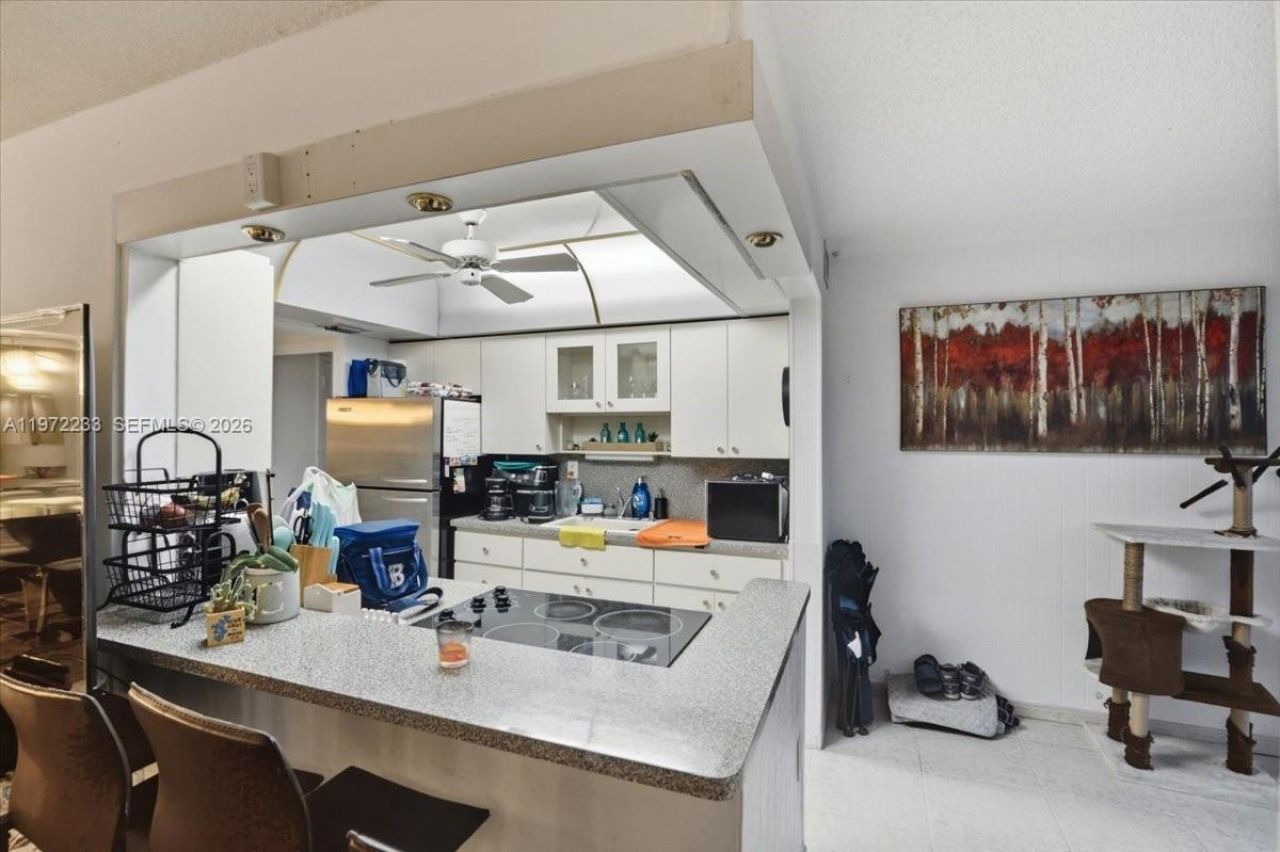 200 177th Dr , Unit 409, Sunny Isles Beach, FL 33160 Photo