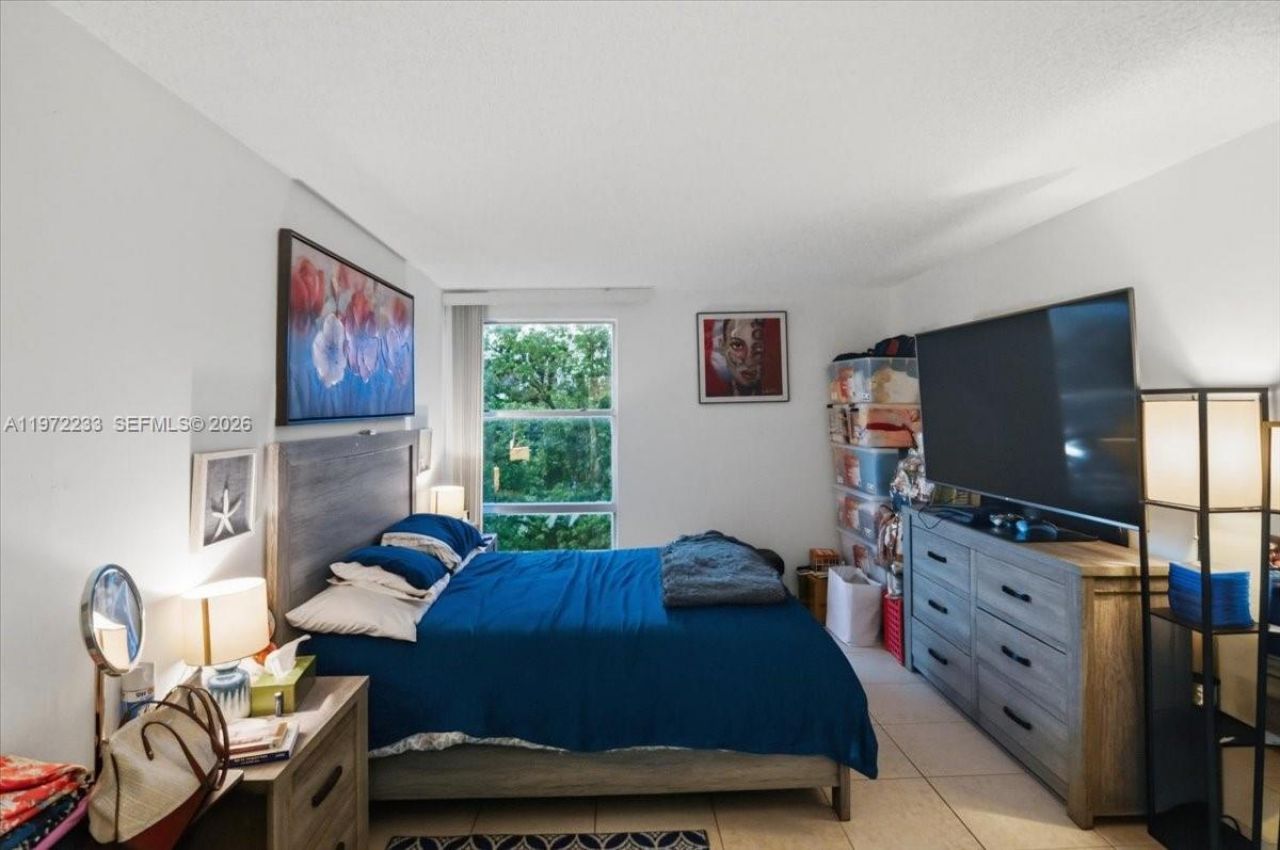 200 177th Dr , Unit 409, Sunny Isles Beach, FL 33160 Photo