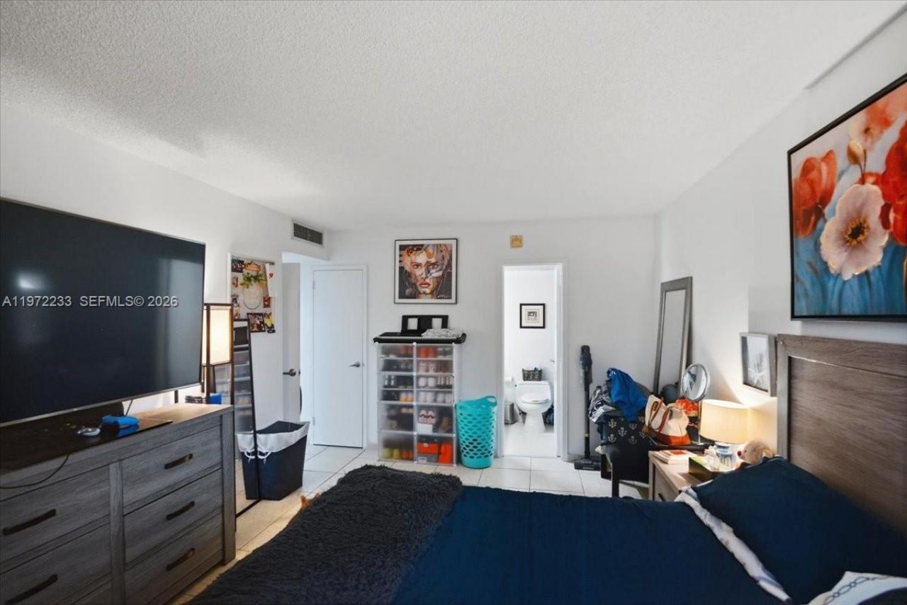 200 177th Dr , Unit 409, Sunny Isles Beach, FL 33160 Photo