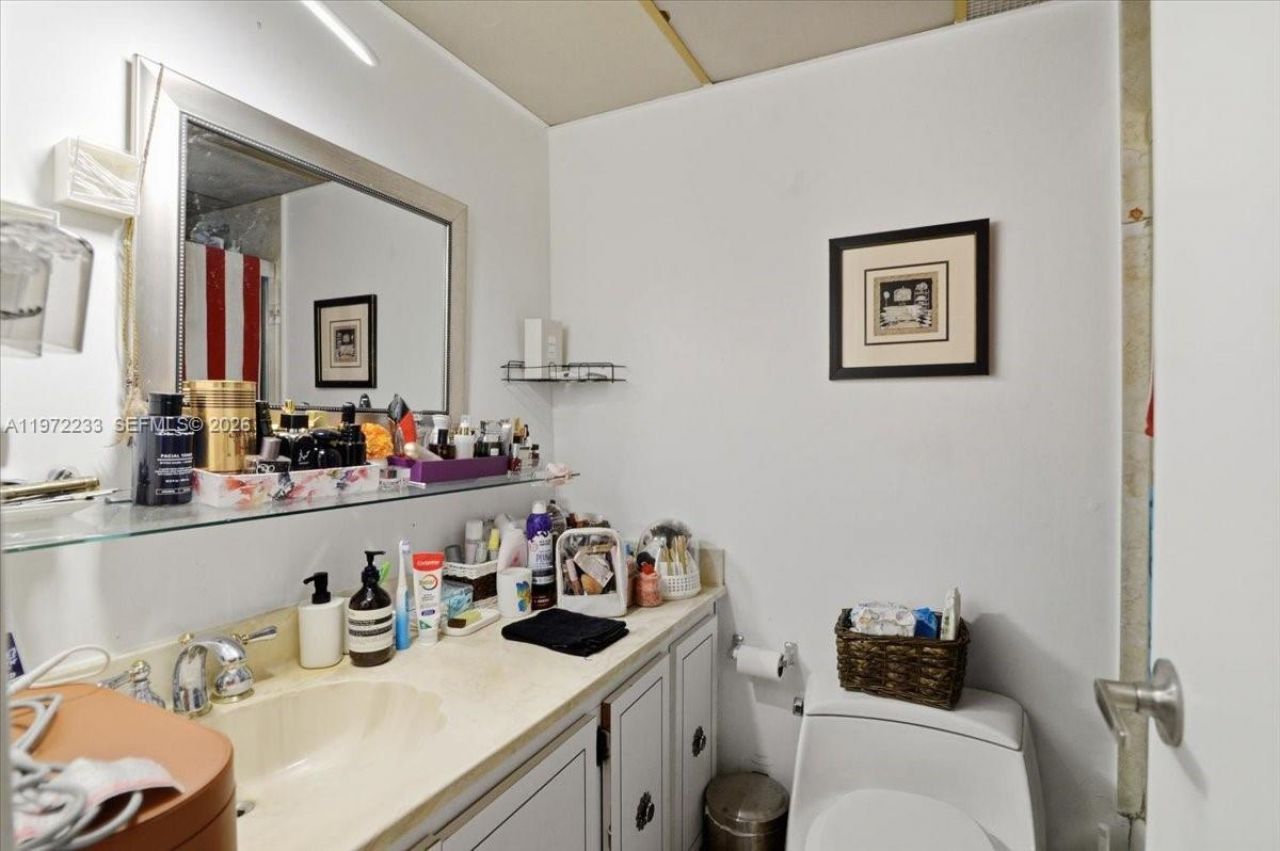 200 177th Dr , Unit 409, Sunny Isles Beach, FL 33160 Photo