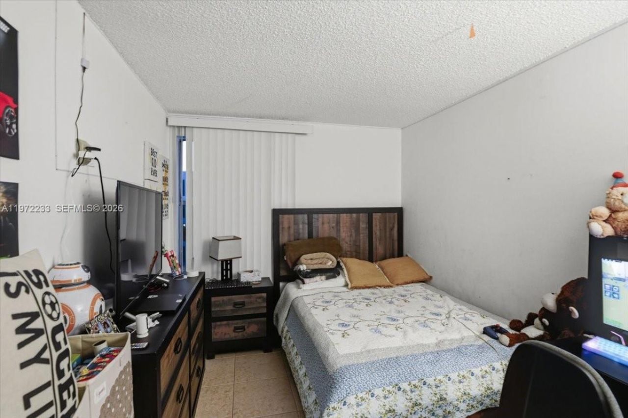 200 177th Dr , Unit 409, Sunny Isles Beach, FL 33160 Photo