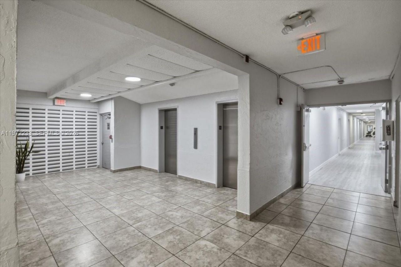 200 177th Dr , Unit 409, Sunny Isles Beach, FL 33160 Photo