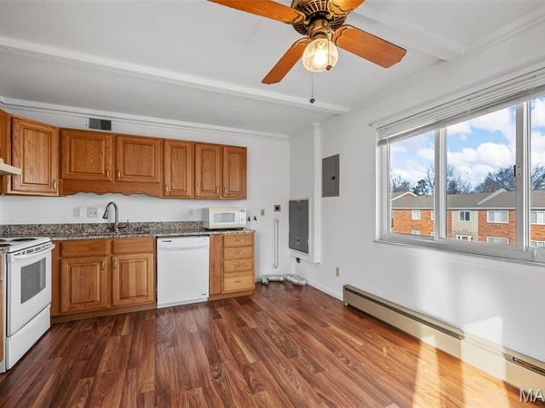 10622 Carroll Wood Way, St Louis, MO 63128