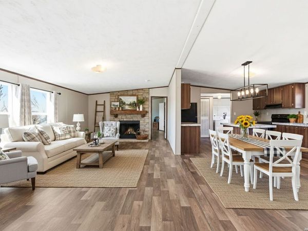 393 W County Road 5719, Devine, TX 78016