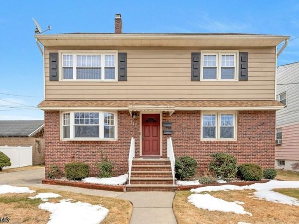 712 Meyer Ave, Lyndhurst, NJ 07071