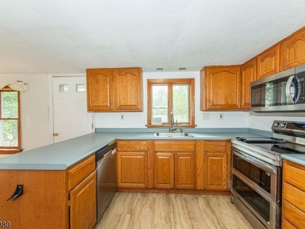 14 Sioux Trl, Wantage, NJ 07461