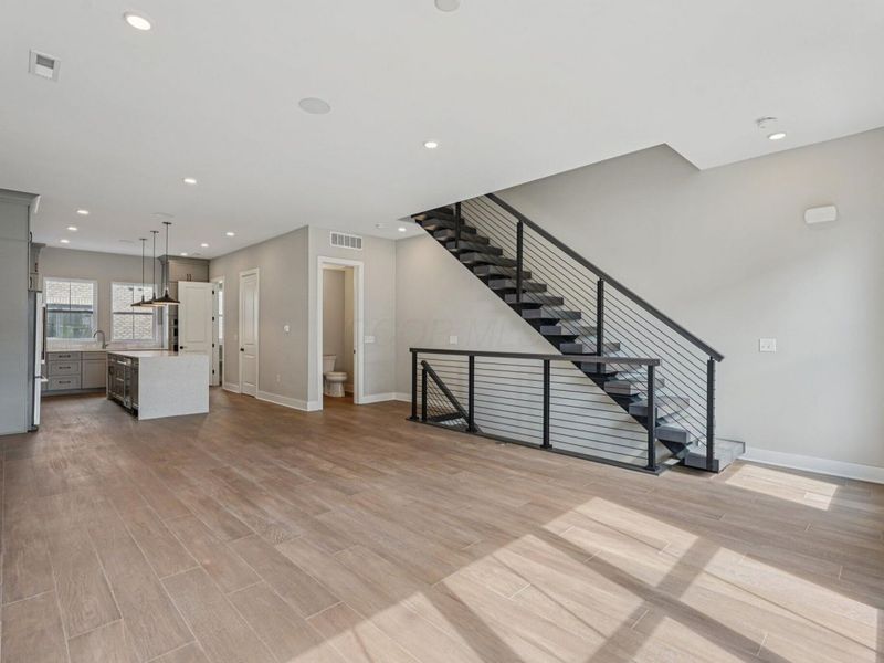 282 Dickenson Street, Columbus, OH 43215 Photo 13