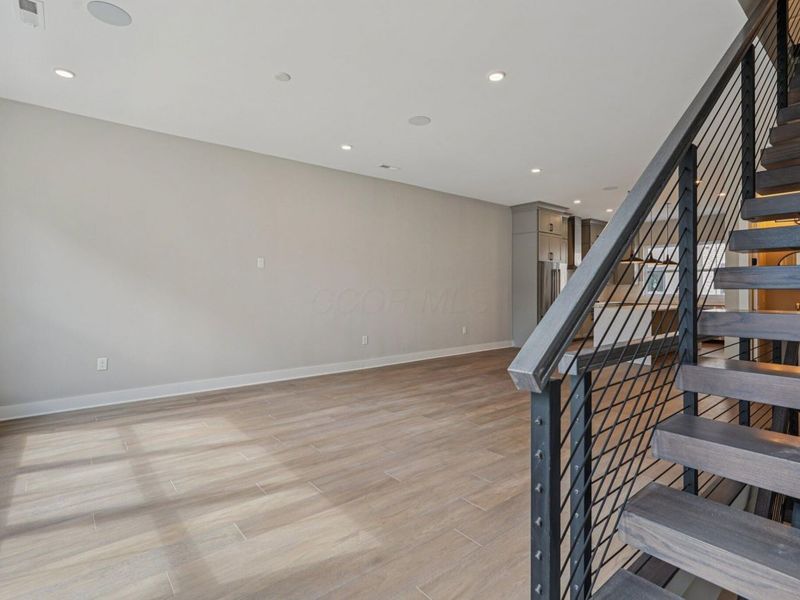 282 Dickenson Street, Columbus, OH 43215 Photo 24