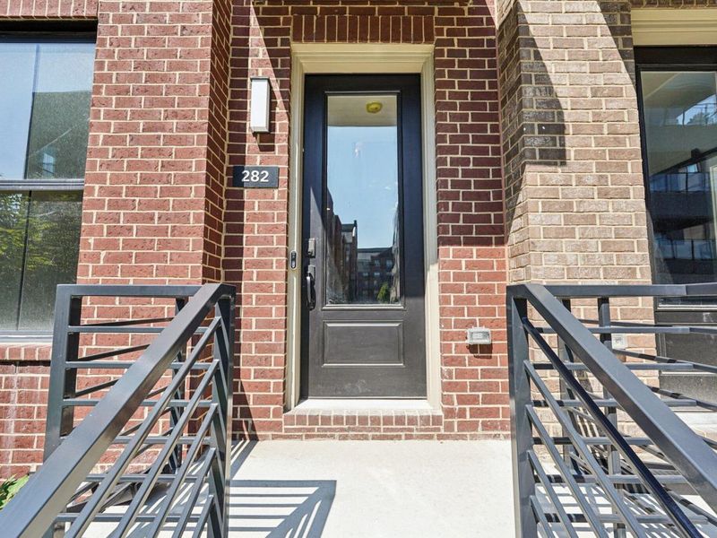 282 Dickenson Street, Columbus, OH 43215 Photo 3