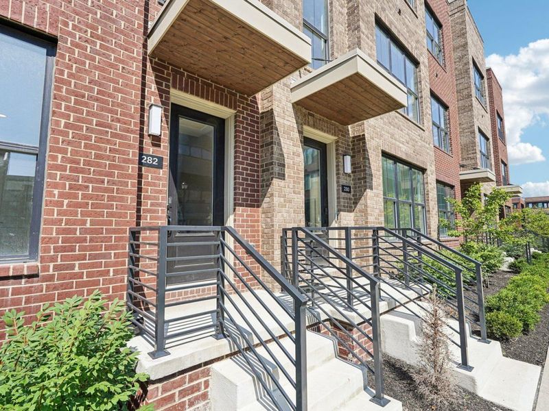 282 Dickenson Street, Columbus, OH 43215 Photo 4