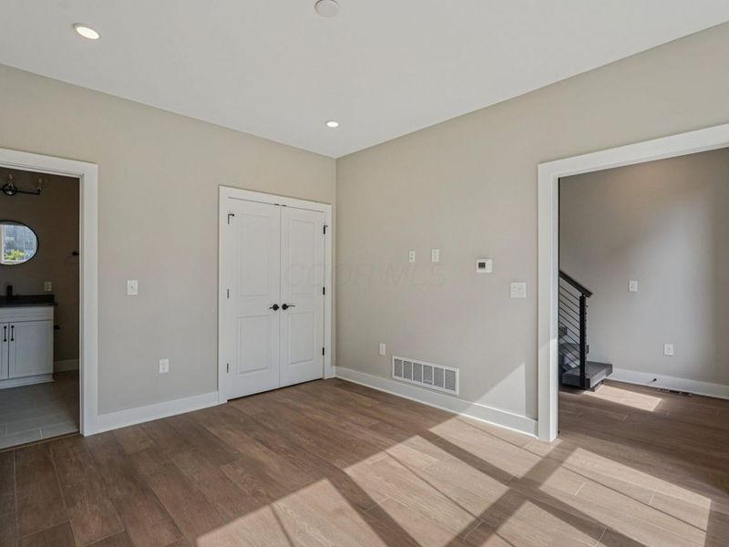 282 Dickenson Street, Columbus, OH 43215 Photo 7