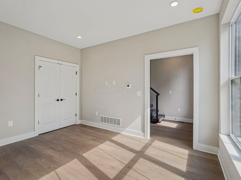 282 Dickenson Street, Columbus, OH 43215 Photo 8