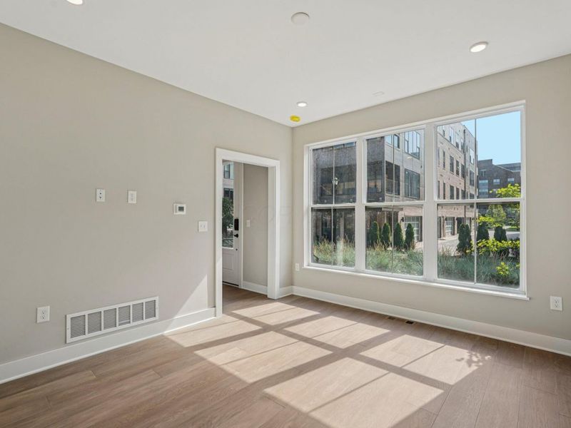 282 Dickenson Street, Columbus, OH 43215 Photo 9