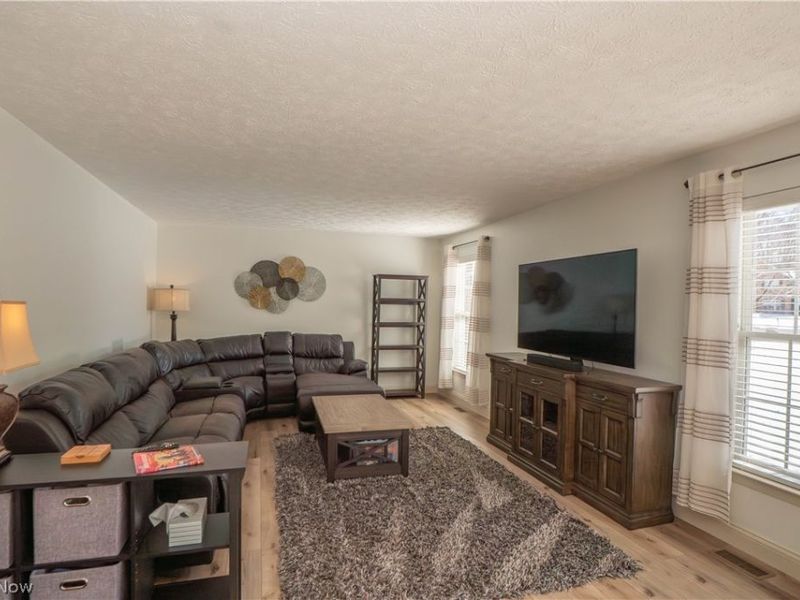 4690 Quincy Drive, Akron, OH 44321 Photo 6